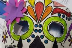 Haciendo caretas para conmemorar el día de los muertos – Gedenken an den Tag der Toten